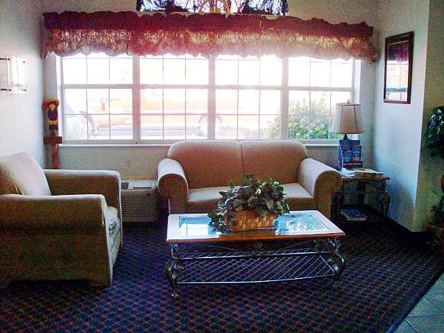 Motel 6 Chattanooga Downtown Интерьер фото